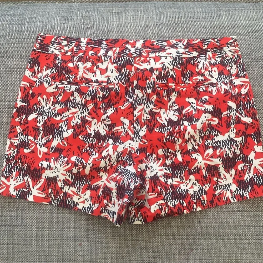 Banana Republic Shorts Women’s 4 Hampton Fit Red Navy